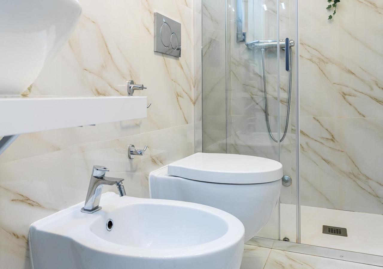 Elegant Suite - In Centro Portanuova Turin Exterior photo