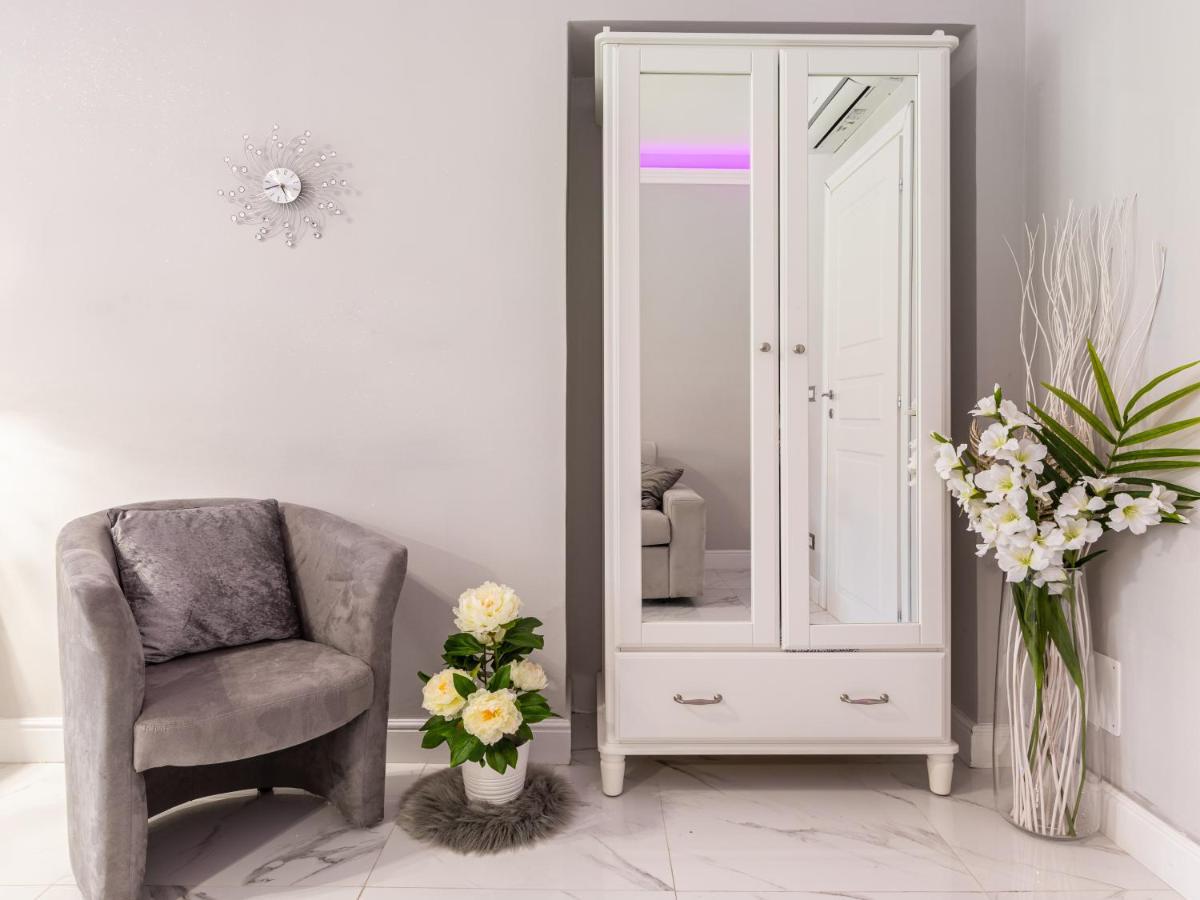 Elegant Suite - In Centro Portanuova Turin Exterior photo